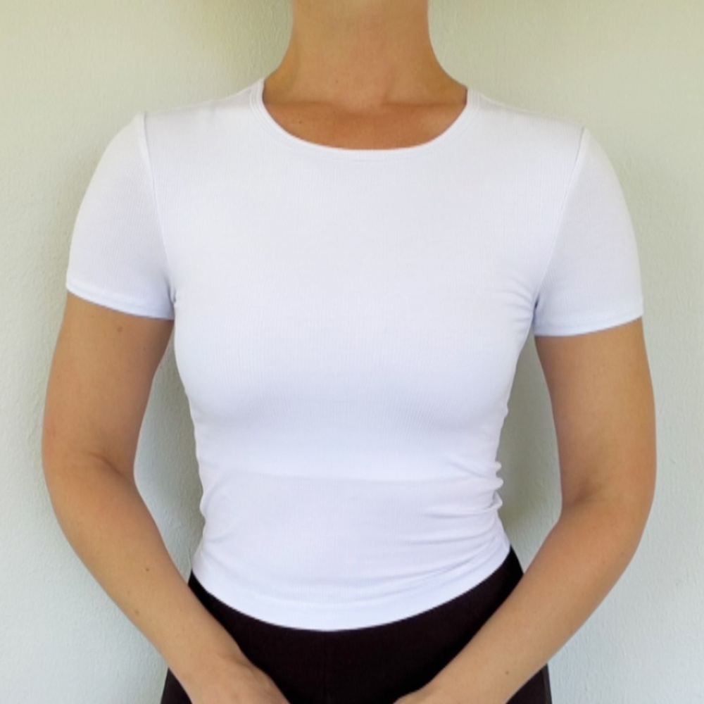 Yogalicious Tara white Heavenly Rib crop short sleeve shelf bra top size XS